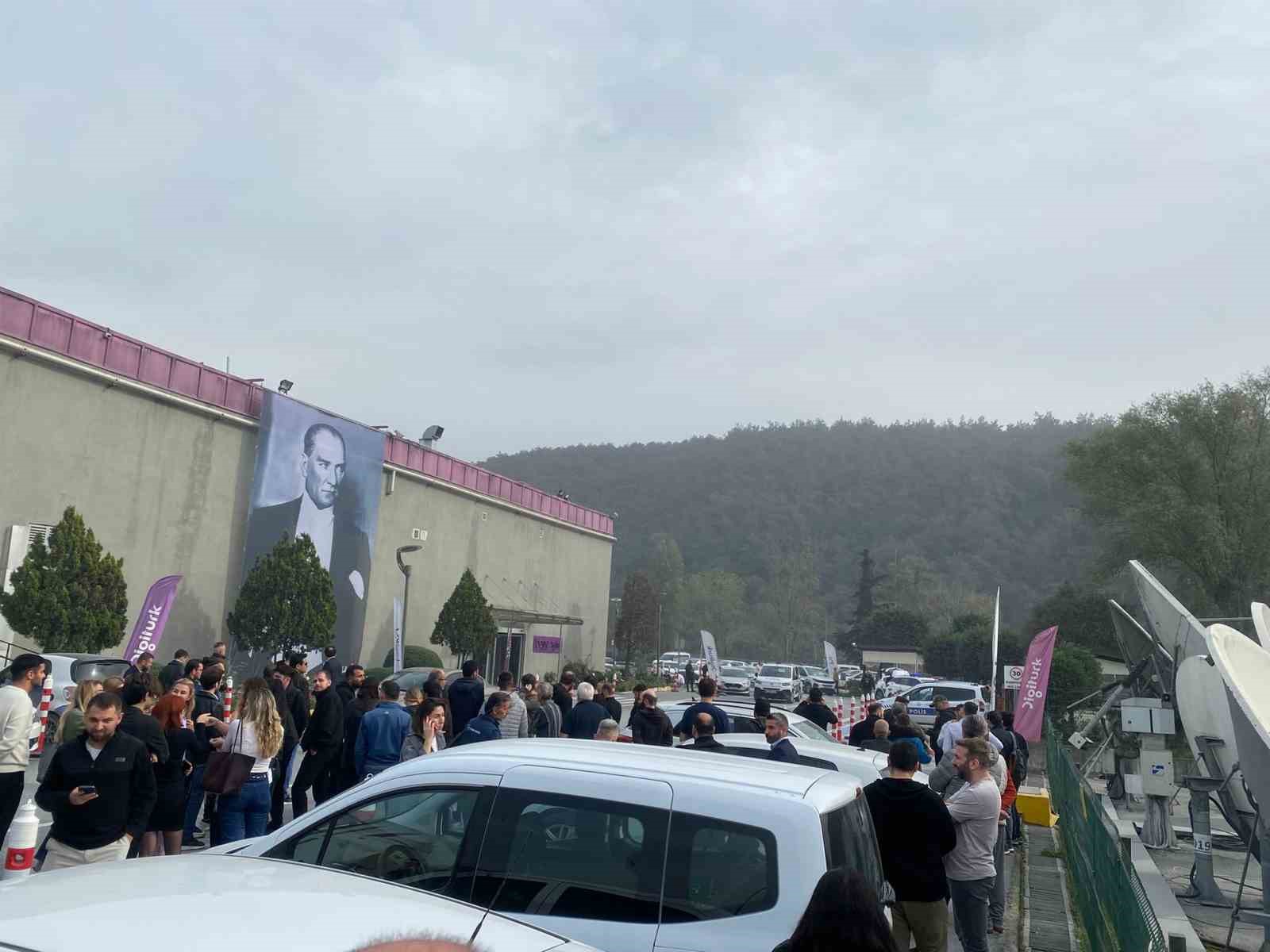 beIN Sports’un televizyon binasına gelen şüpheli paniğe neden oldu: Üzerindeki silah oyuncak çıktı