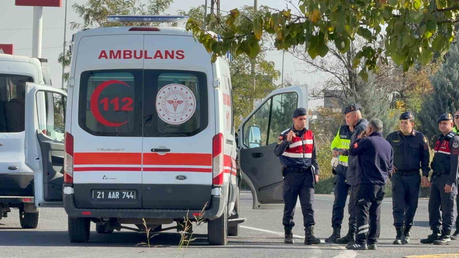 Diyarbakır’da iki aile arasında kavga: 3 yaralı