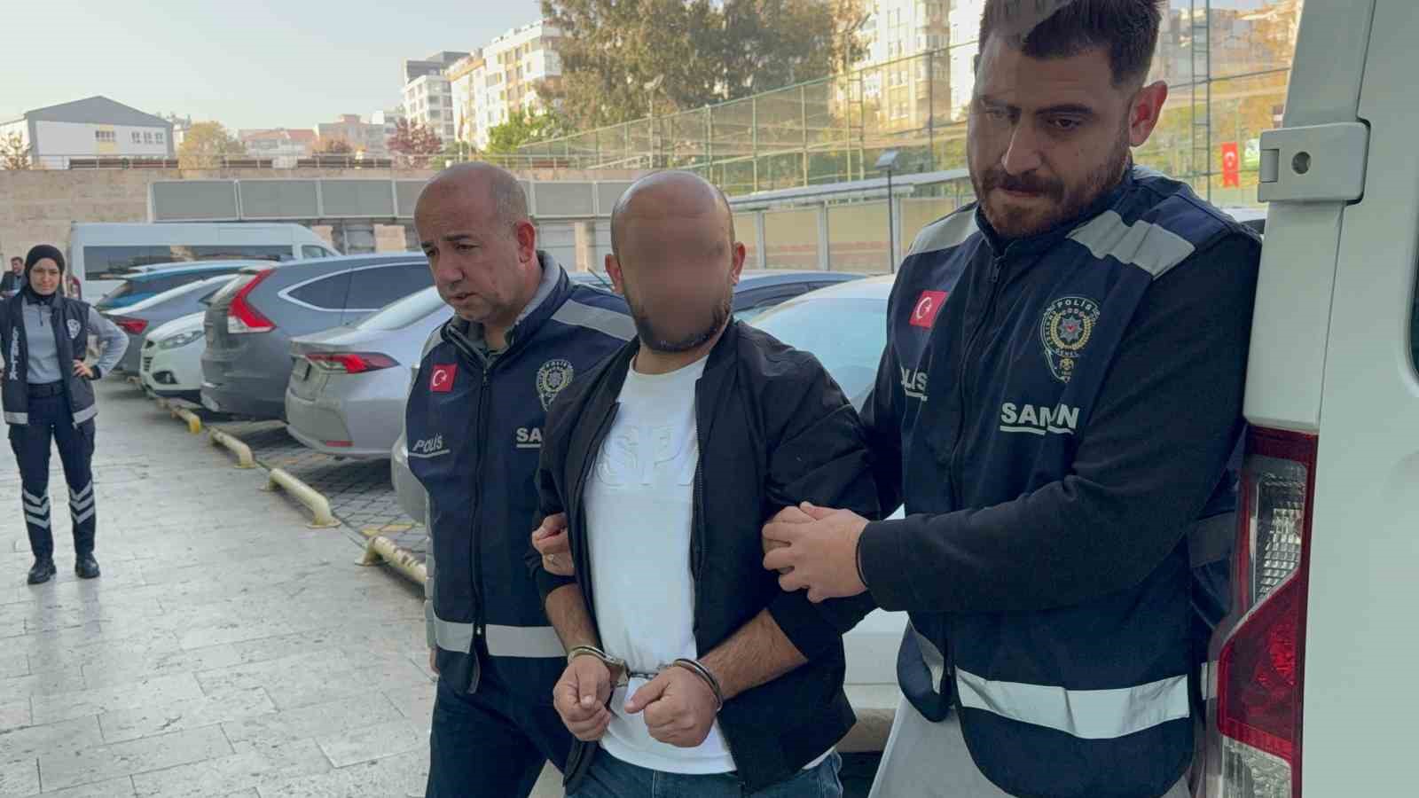 "Bu bankta ben oturacağım" diye polis okulu öğrencilerini darp eden zabıta tutuklandı