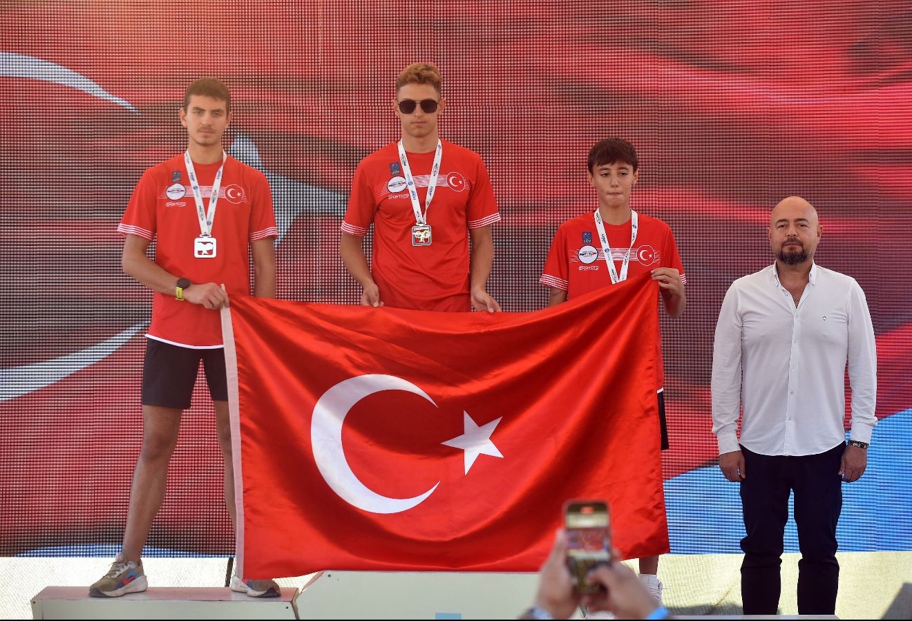 B&uuml;y&uuml;kşehir Belediyesporlu Kurtulan&rsquo;dan 4 Avrupa şampiyonluğu
