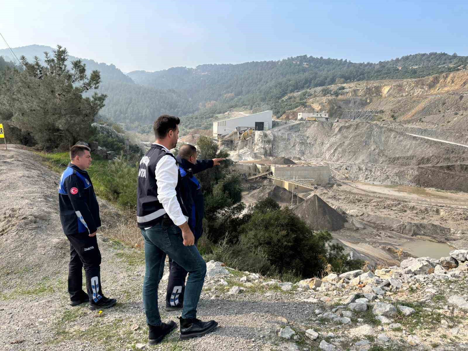 Atık suyu dereye boşaltan taş ocağına yasal işlem başlatıldı
