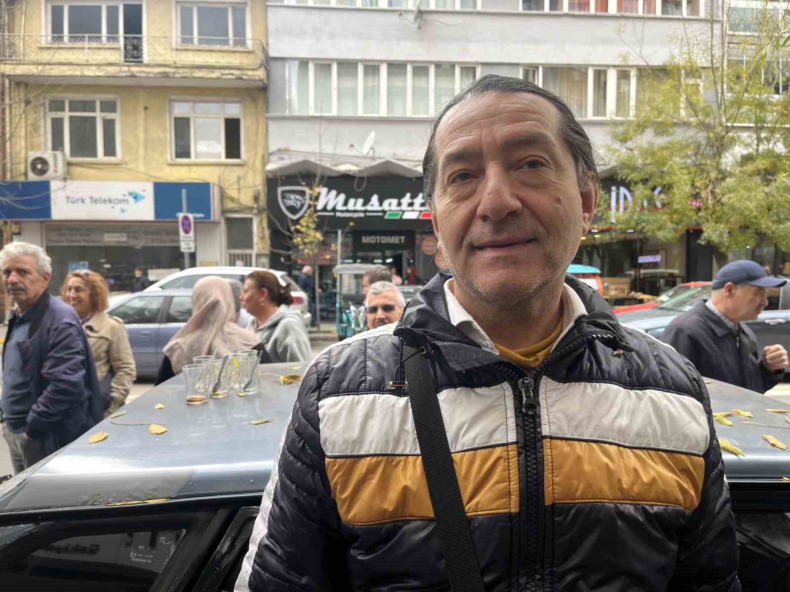 TOKİ başvurusu yapmak isteyen vatandaşlar y&uuml;zlerce metre kuyruk oluşturdu
