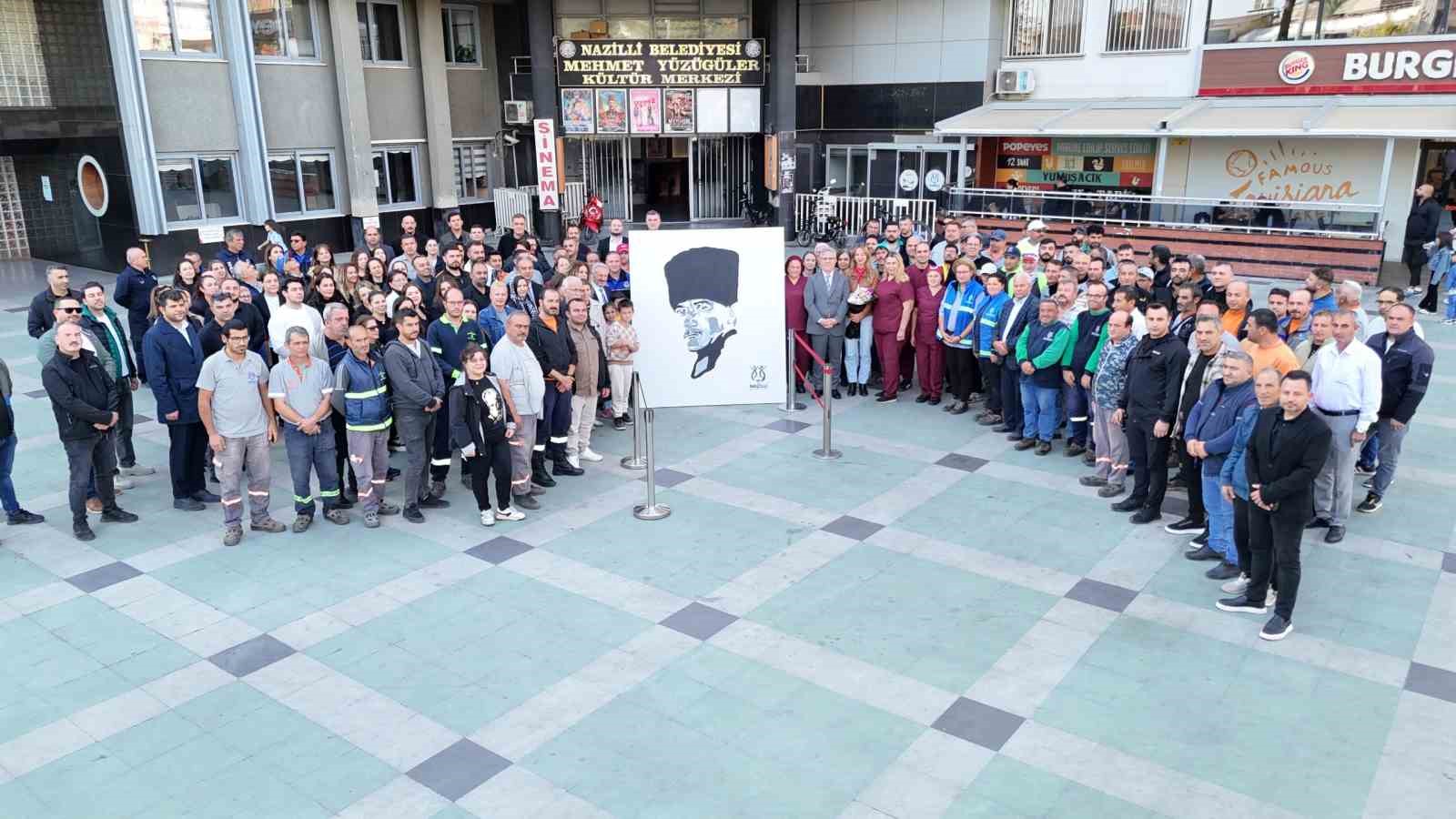 Nazilli’de 750 personel Atatürk portresi yaptı