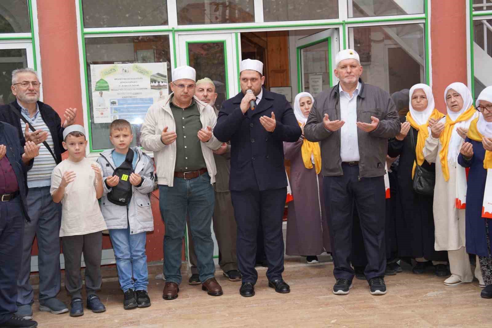 Pınarhisar’da 57 kişilik umre kafilesi dualarla uğurlandı
