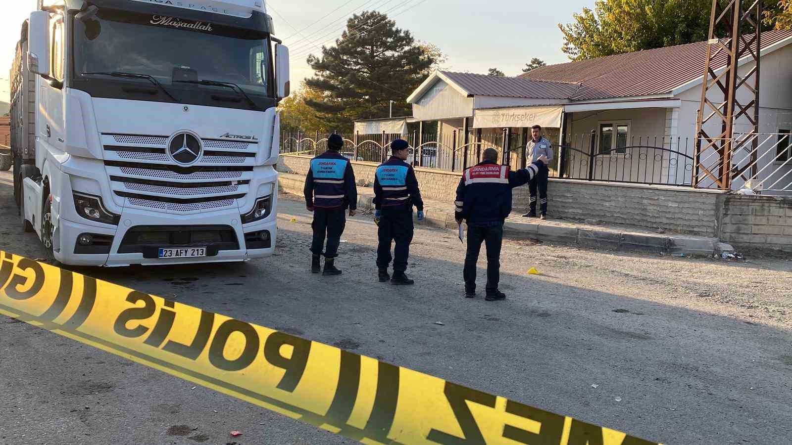 Pancar sırasında silahlı ve bıçaklı kavga: 3 yaralı