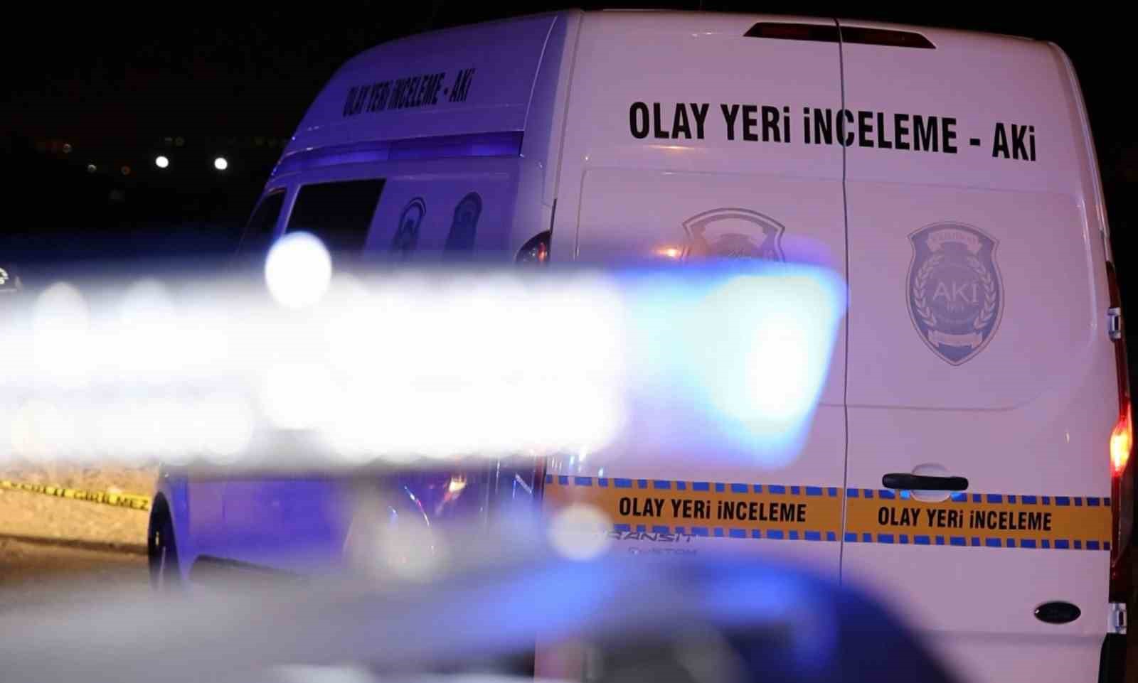 Birlikte yaşadığı kadını tabancayla öldürdü, inşaatın çatısında böyle yakalandı