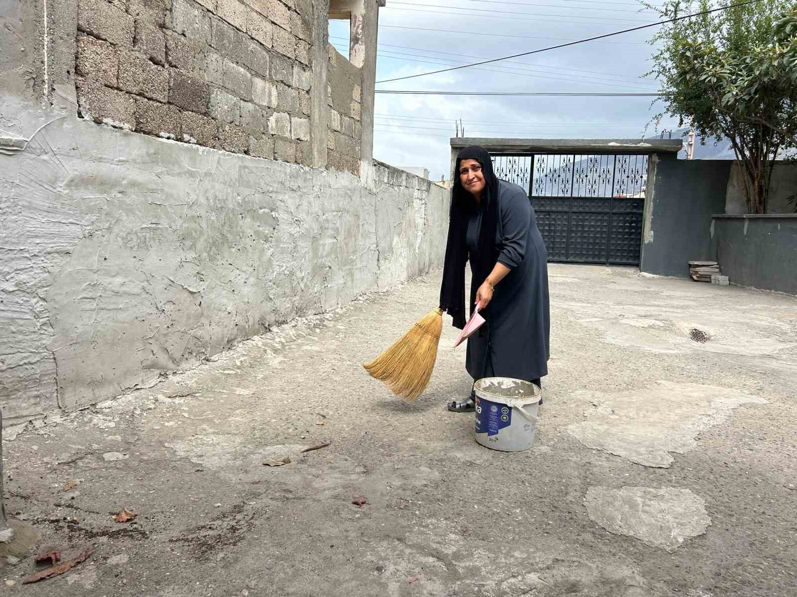 Takdir toplayan 60 yıllık temizlik geleneği anne mirasıyla 10 yıldır kızına ge&ccedil;ti
