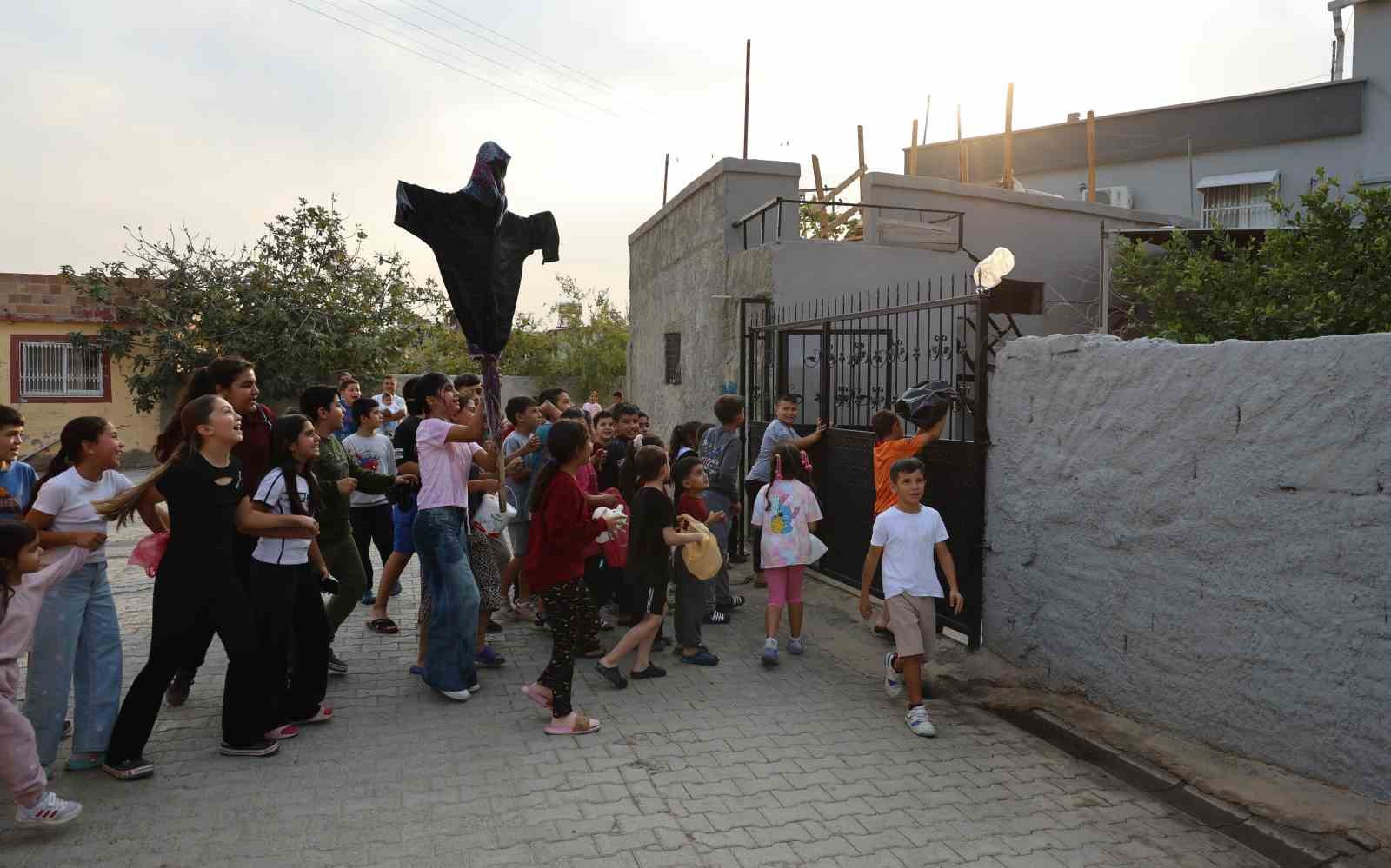 Adana&rsquo;da yağmur duasında asırlık gelenek unutulmadı
