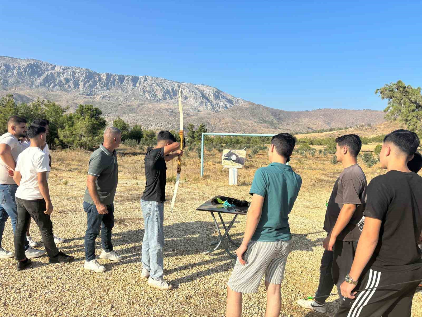 Silifke&rsquo;de mahalle muhtarlığından gen&ccedil;lere sosyal etkinlik
