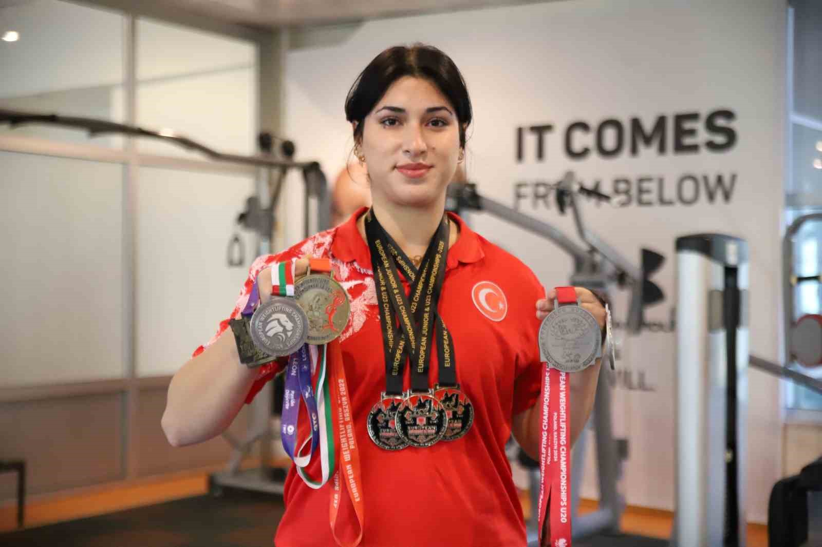 &Ouml;nyargıları yıktı, Avrupa şampiyonu oldu
