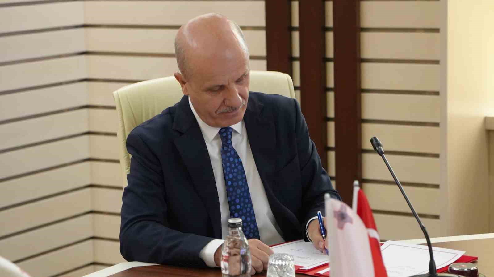 Y&Ouml;K Başkanı Prof. Dr. &Ouml;zvar: "Y&Ouml;K olarak son yıllarda T&uuml;rk &uuml;niversitelerinin uluslararasılaşmasını en &ouml;nemli &ouml;nceliklerimizden biri haline getirdik"
