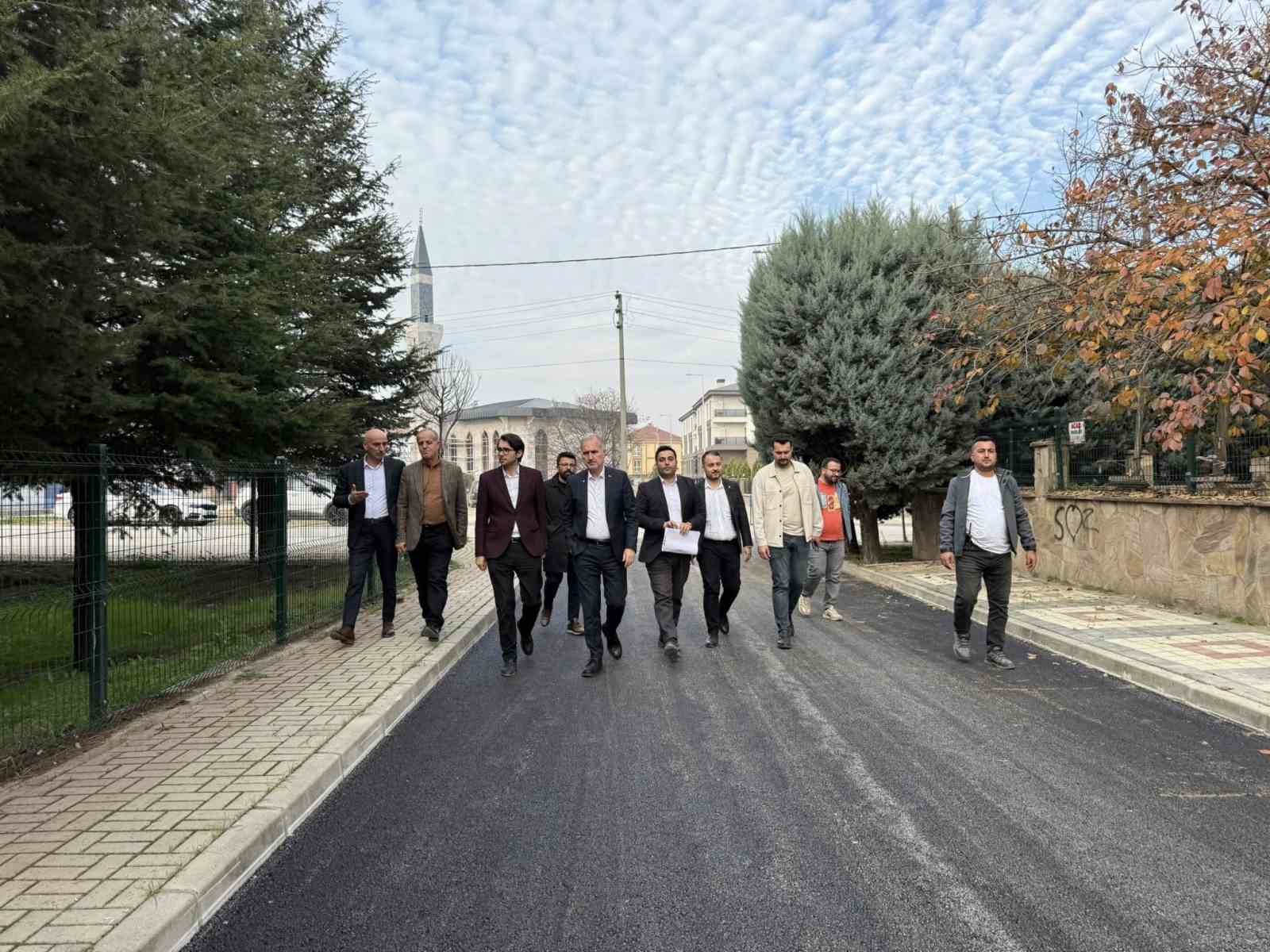 İneg&ouml;l Belediyesi&rsquo;nden 3 b&ouml;lgede asfalt hamlesi
