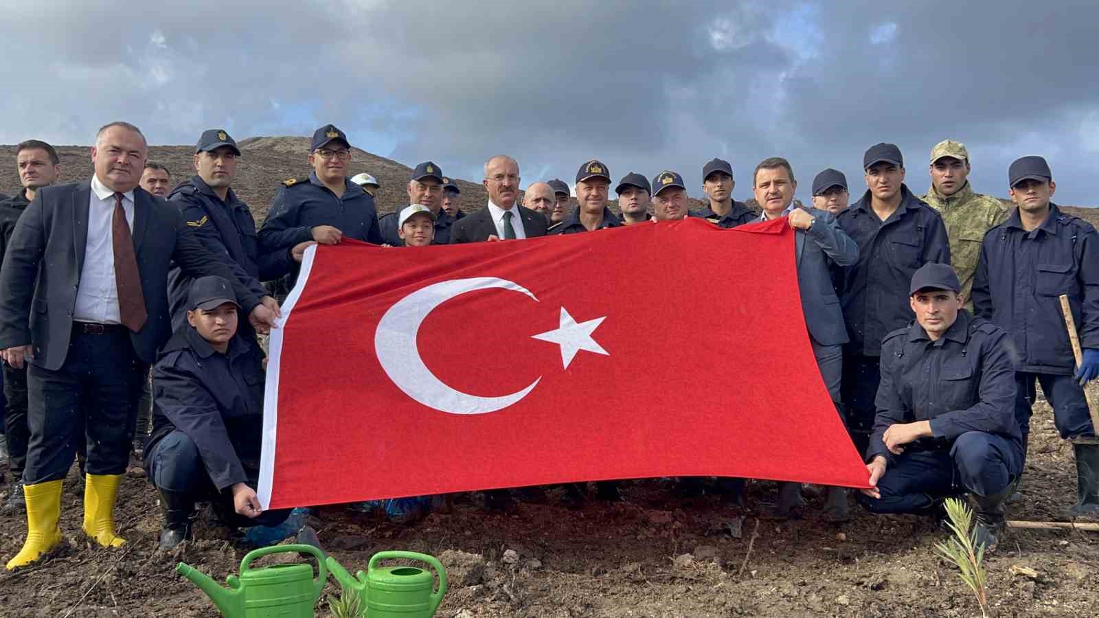Çanakkale’de Milli Ağaçlandırma Günü çerçevesinde fidanlar toprakla buluştu
