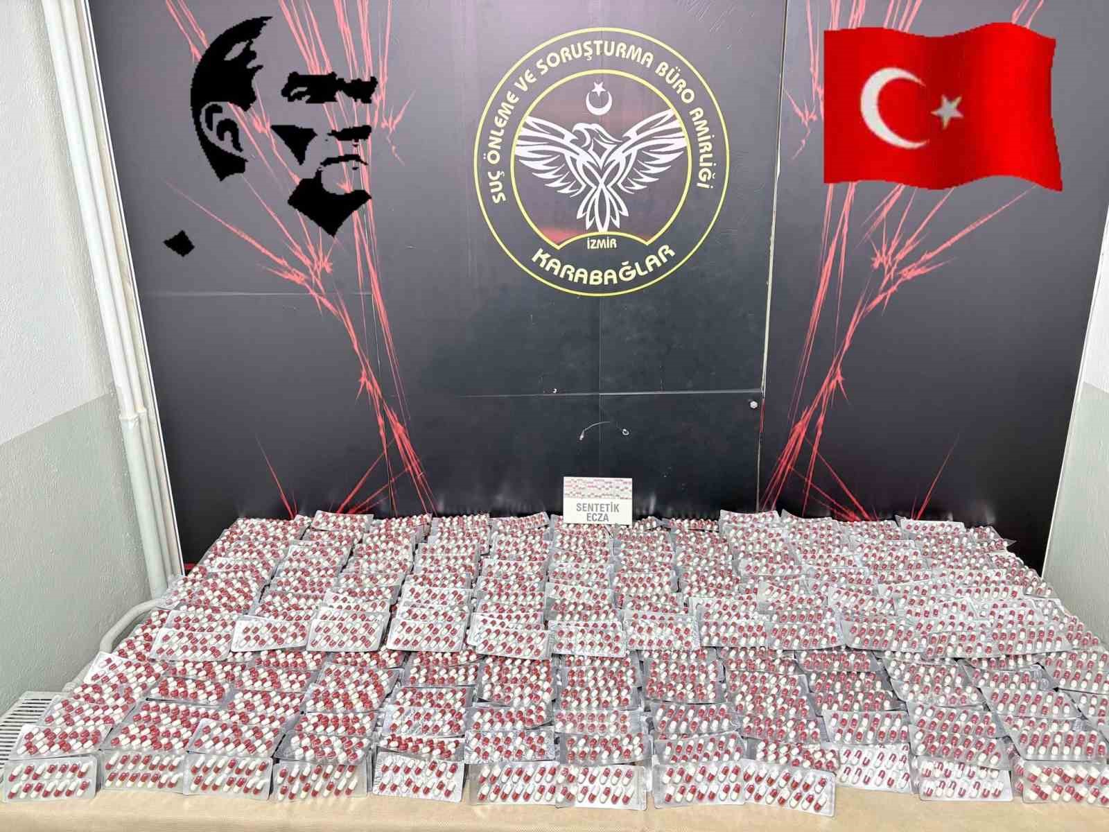 İzmir’de sentetik uyuşturucu operasyonu: 2 gözaltı