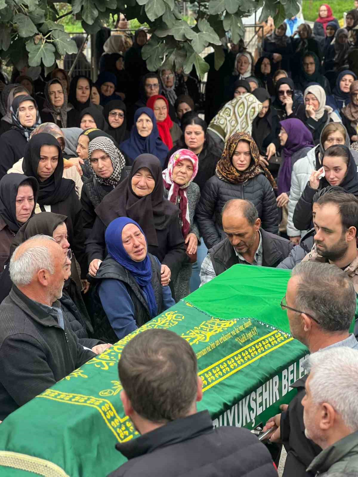 Doğum gününde kansere yenildi
