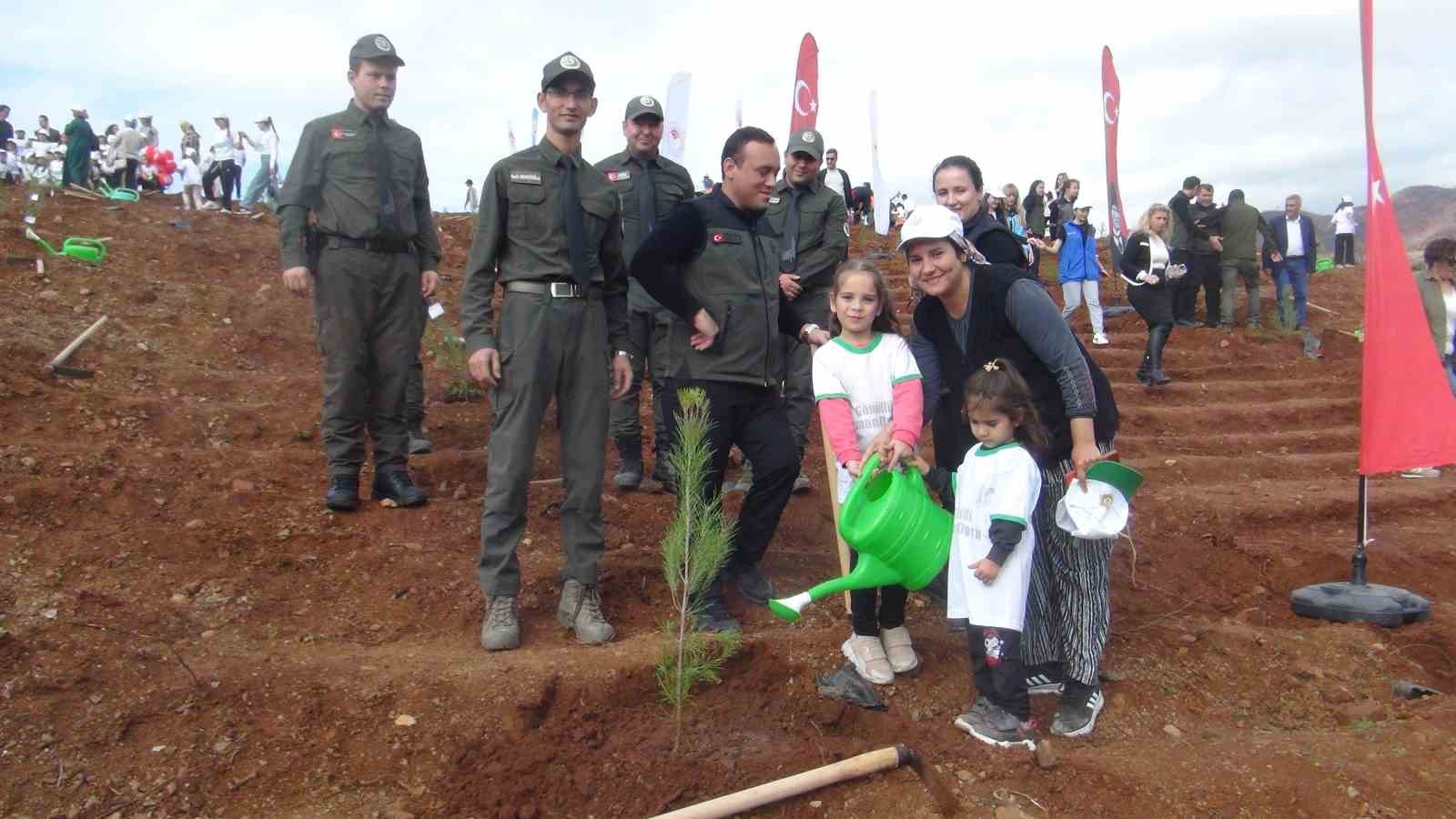 Muğla’da 33 bin fidan toprak ile buluştu
