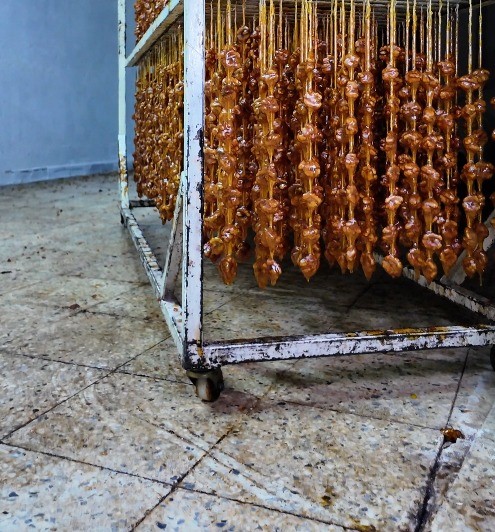 Kilis’te cevizli sucuk imalathanesinde tepki çeken görüntüler