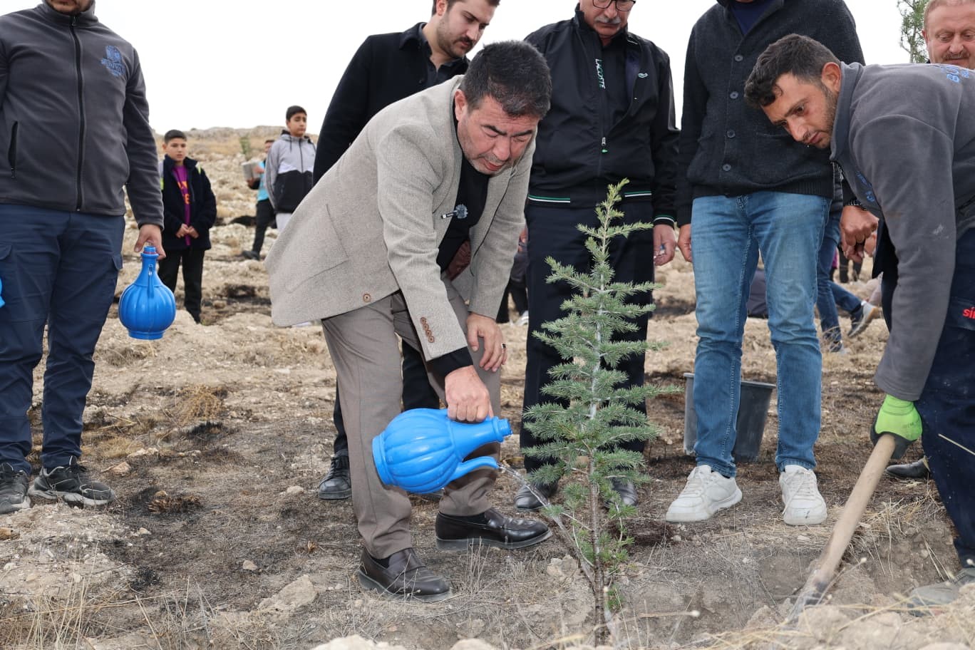 B&uuml;nyan&rsquo;da Milli Ağa&ccedil;landırma G&uuml;n&uuml;&rsquo;nde fidanlar toprakla buluştu

