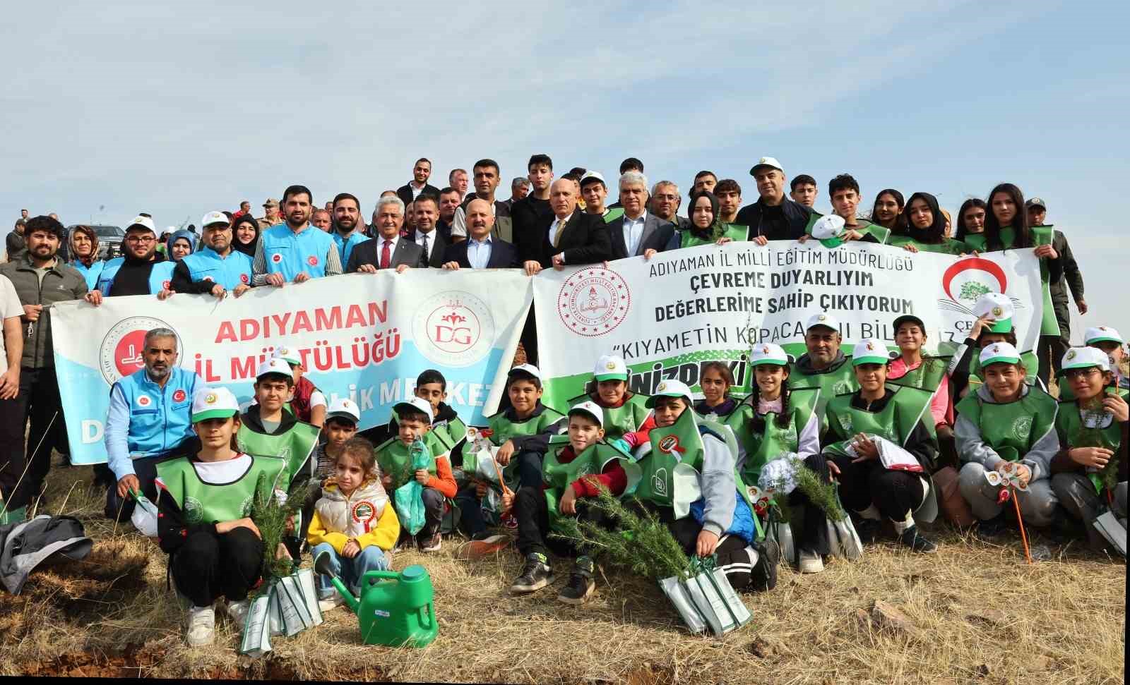 Adıyaman&rsquo;da 10 bin 500 fidan toprakla buluştu
