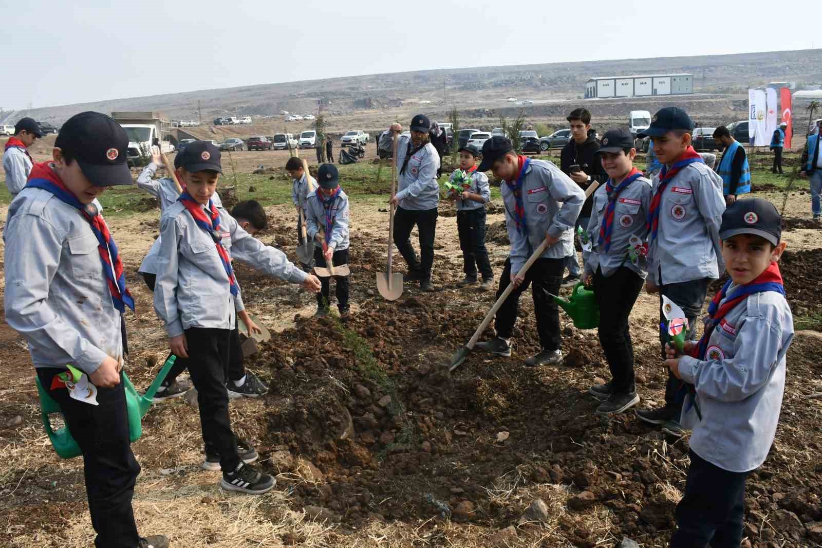 Siverek&rsquo;te fidanlar geleceğe nefes olacak
