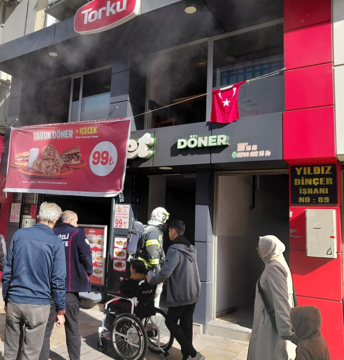 D&ouml;nercide &ccedil;ıkan yangın paniğe yol a&ccedil;tı
