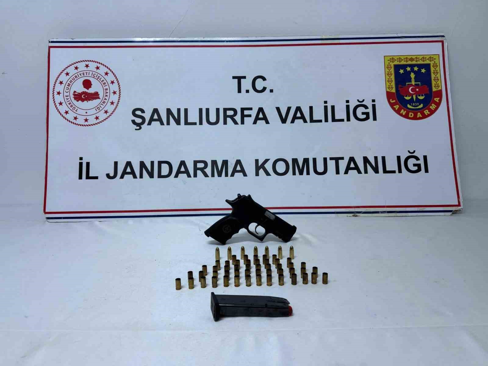 D&uuml;ğ&uuml;nlerde havaya ateş a&ccedil;an 5 ş&uuml;pheli yakalandı
