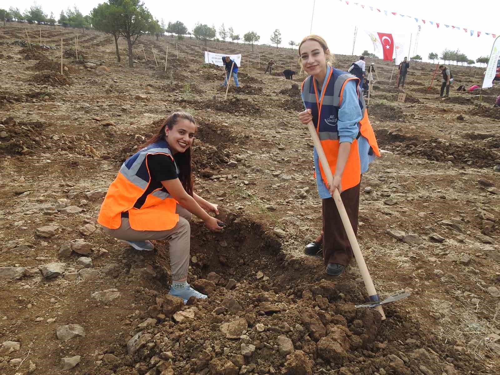 Kilis’te binlerce fidan toprakla buluştu