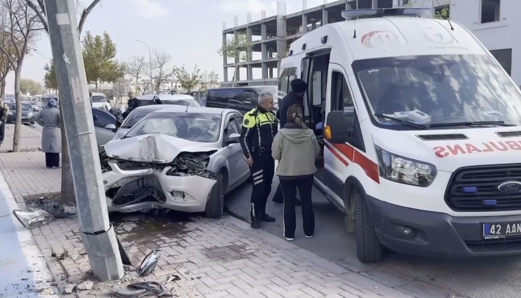 Kaza yapan sürücü telefonda "ben ne yapacağım" dedi, şok geçirdi