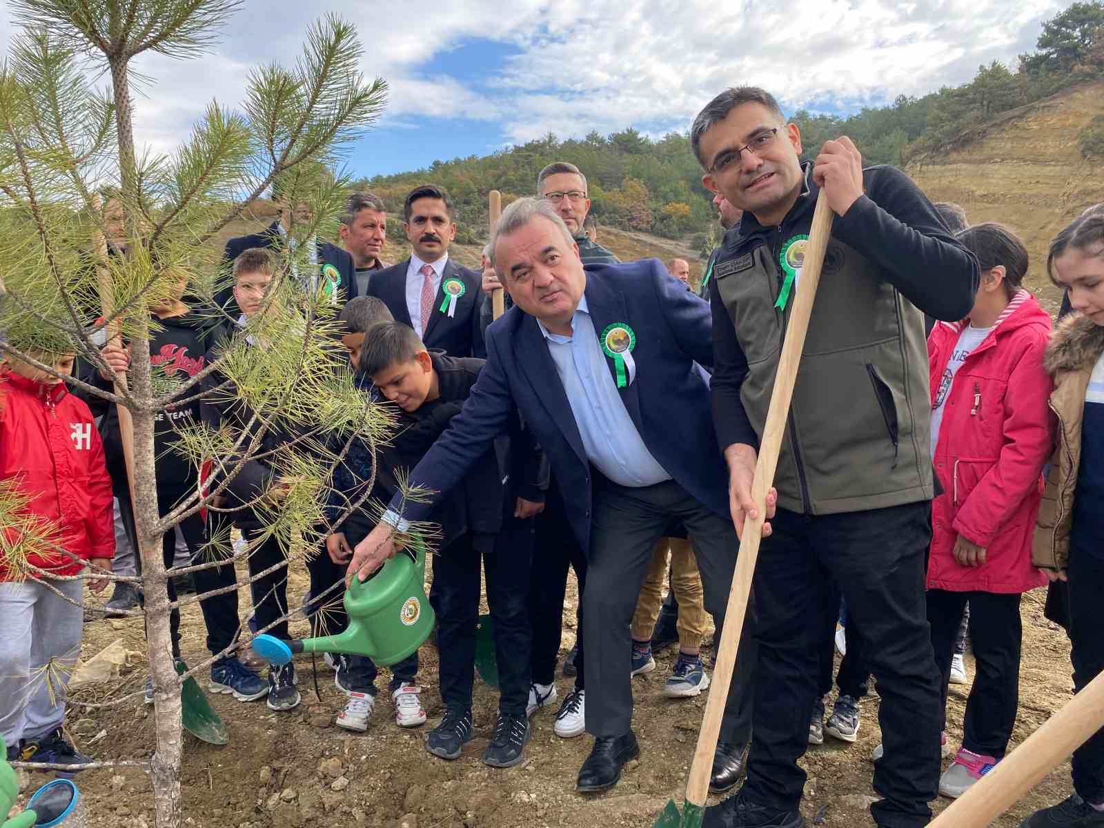 Bozüyük’te yeşil vatanın yeni fertleri toprakla buluştu