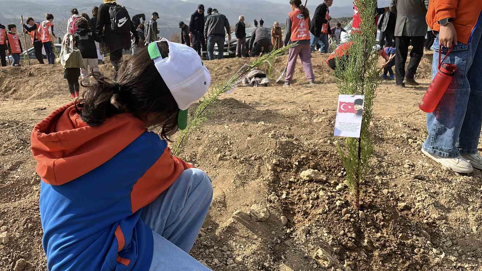 Konya&rsquo;da 33 bin 811 fidan toprakla buluştu
