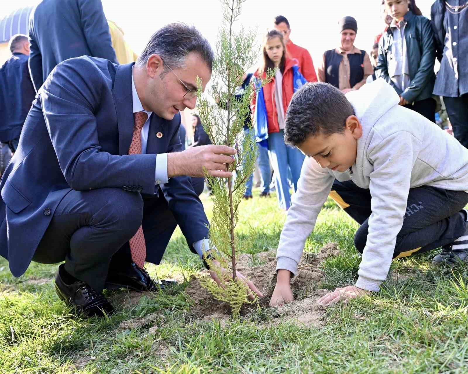 Kulu ve Karapınar’da fidanlar toprakla buluştu