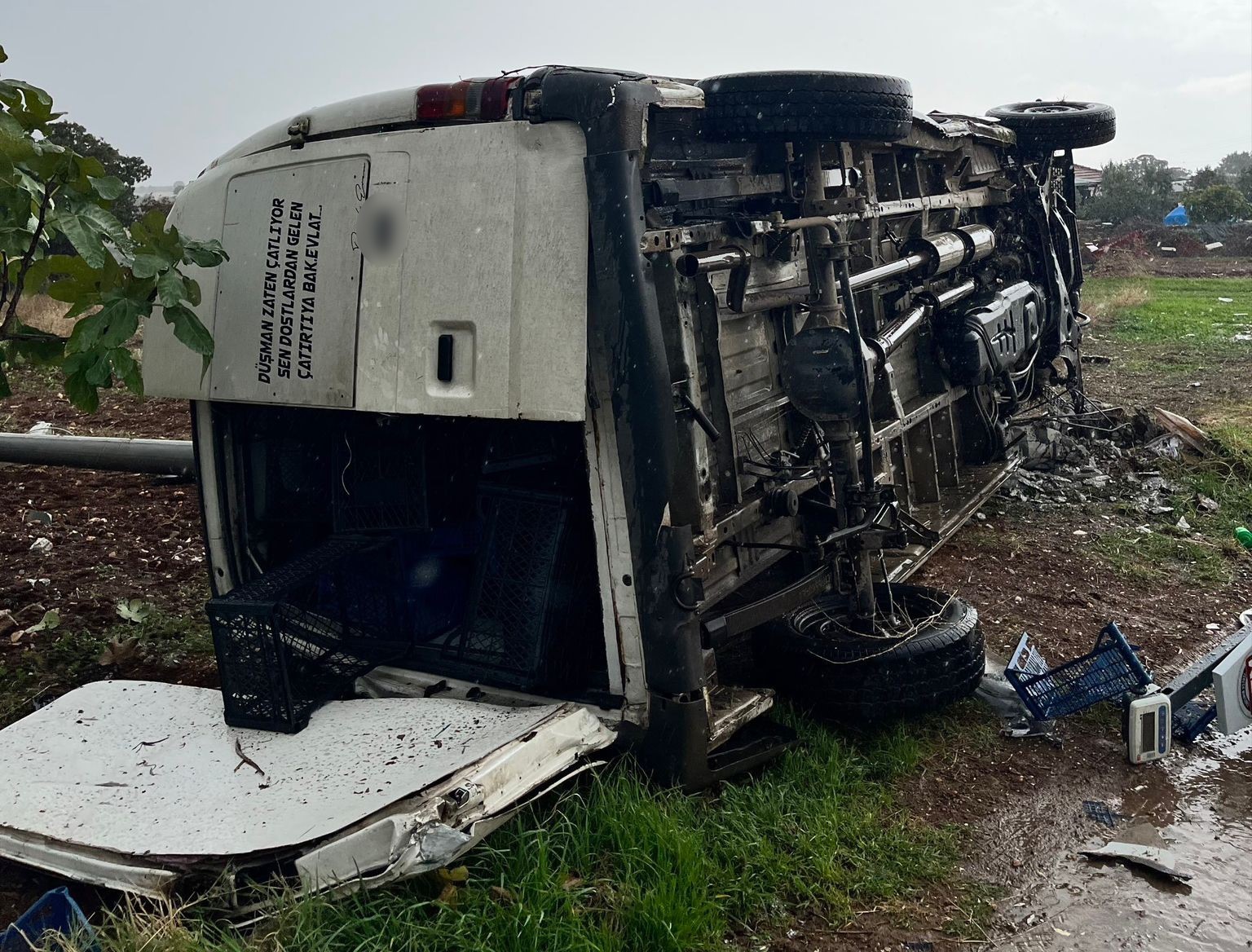 Manisa’da kamyonet devrildi: 1 ölü, 1 yaralı