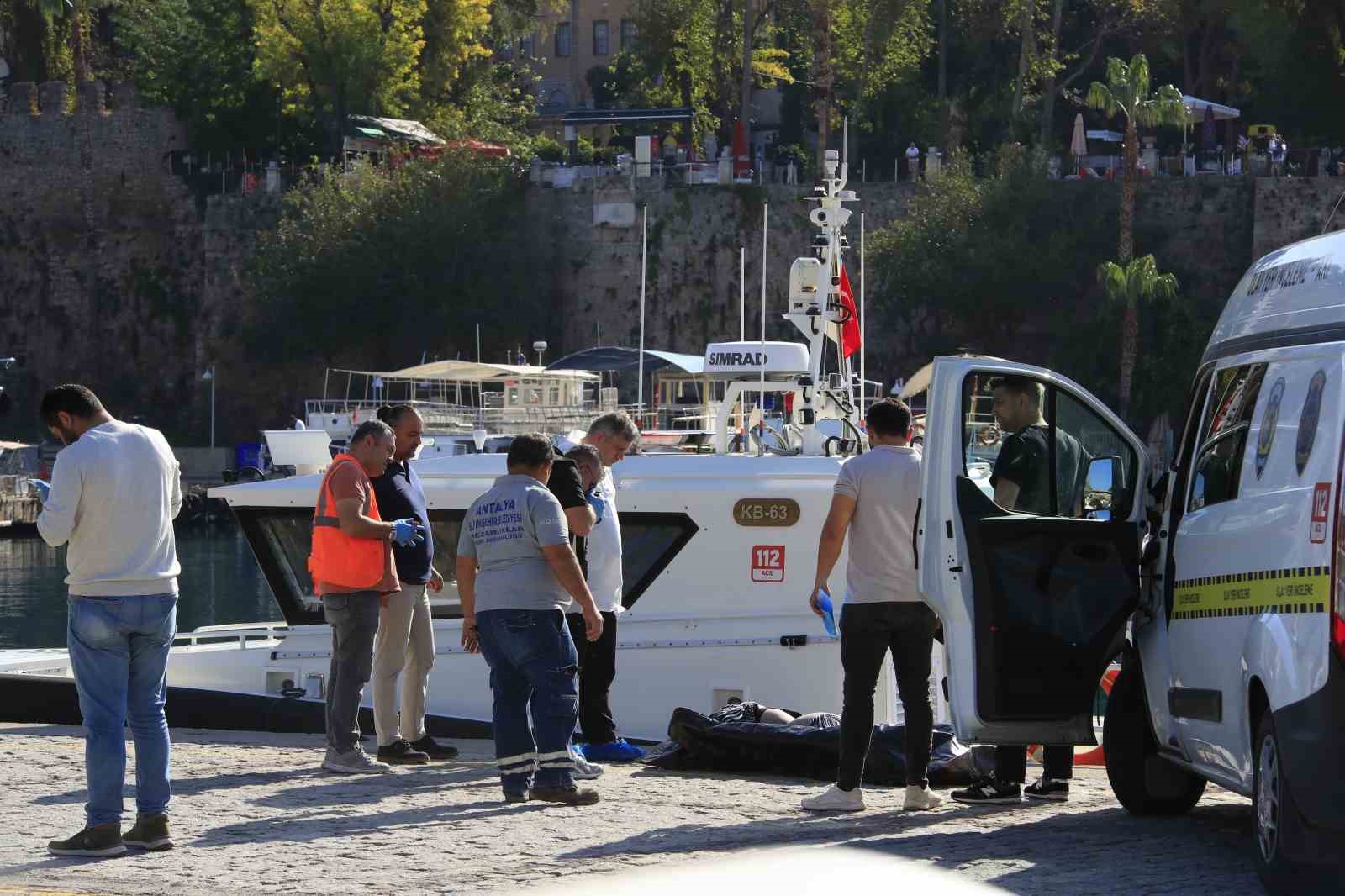 Denizden cesedi bulunan kız çocuğunun kimliği belirlendi aile gözyaşlarına boğuldu