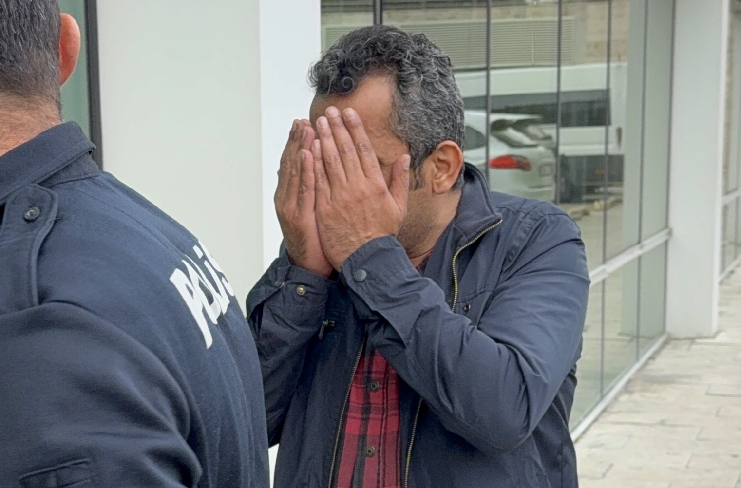 Yabancı uyruklu kadını Türk vatandaşı yapma vaadiyle 50 bin TL dolandırdı