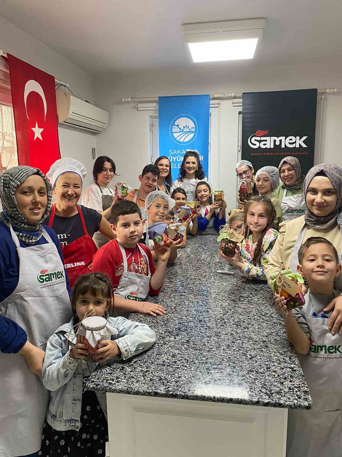 Ara tatil anne-çocuk atölyeleriyle renklendi