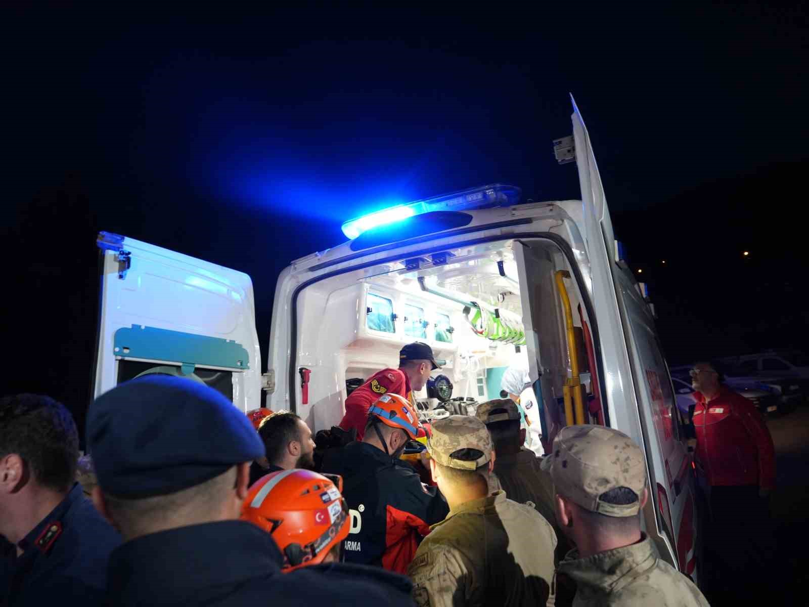 Anne ve oğlunun cenazeleri, Adli Tıp Kurumu’na gönderildi
