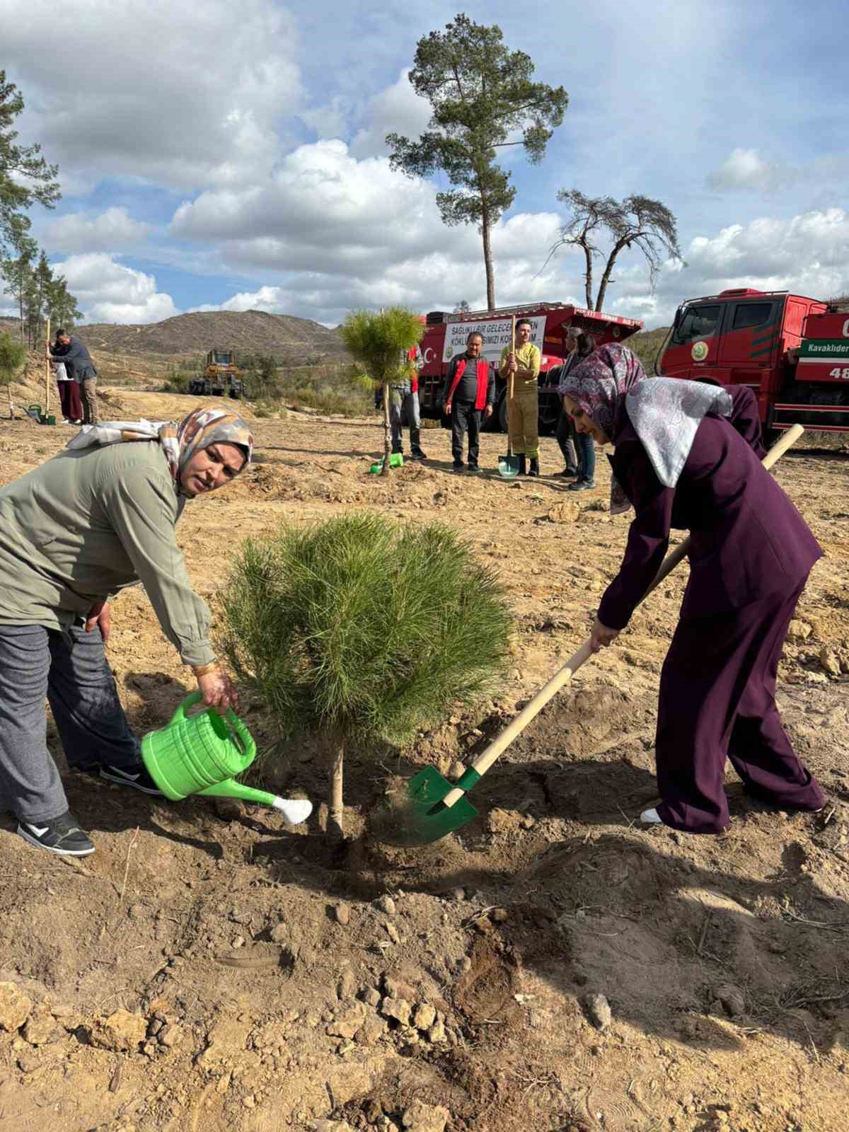 Kavaklıdere&rsquo;de 11.11 Saat 11.11&rsquo;de: 11 &Ccedil;ift, "Ailem Bir Fidan" diyerek geleceğe nefes oldu
