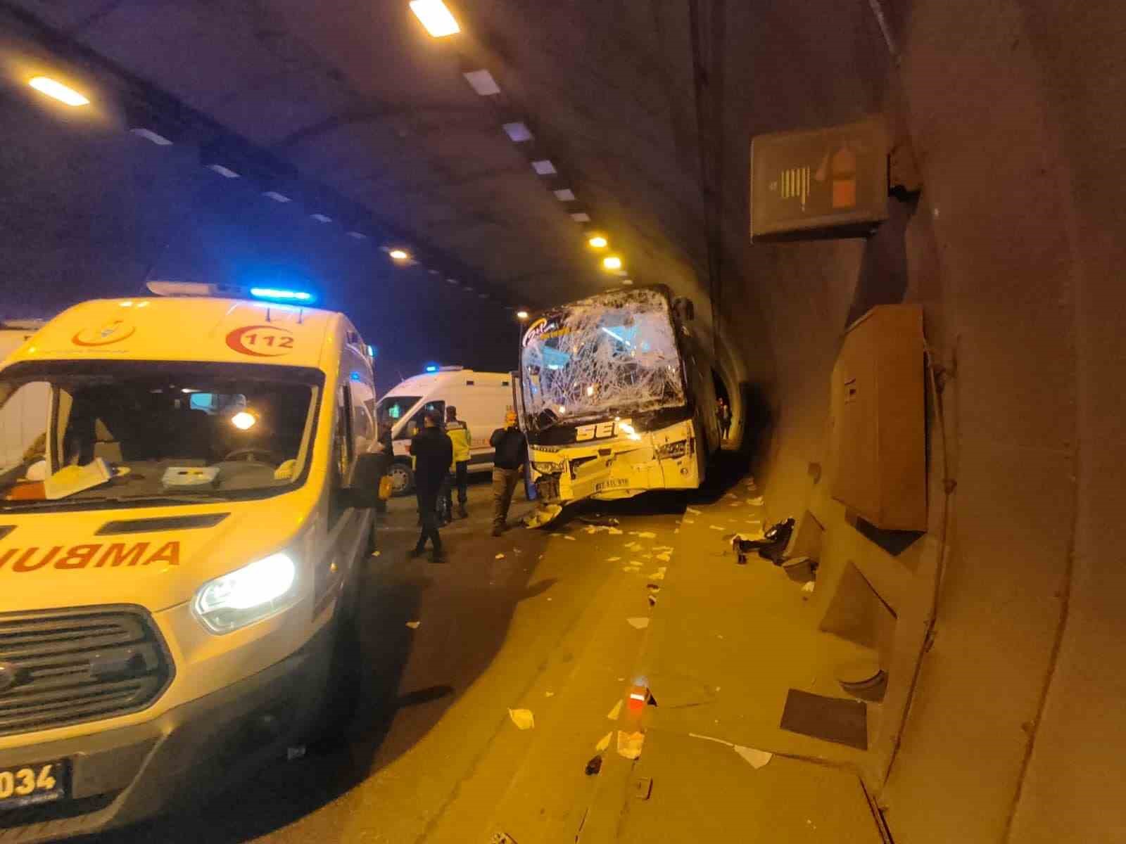 Osmaniye’de otobüs ile tır çarpıştı: 5 yaralı
