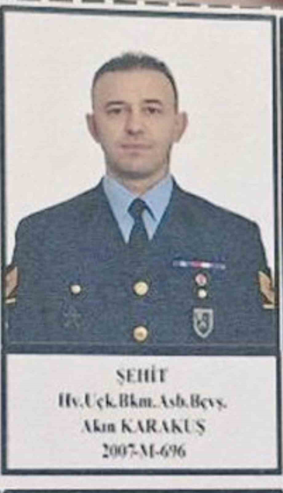 Sakaryalı şehidin baba ocağına T&uuml;rk bayrağı asıldı
