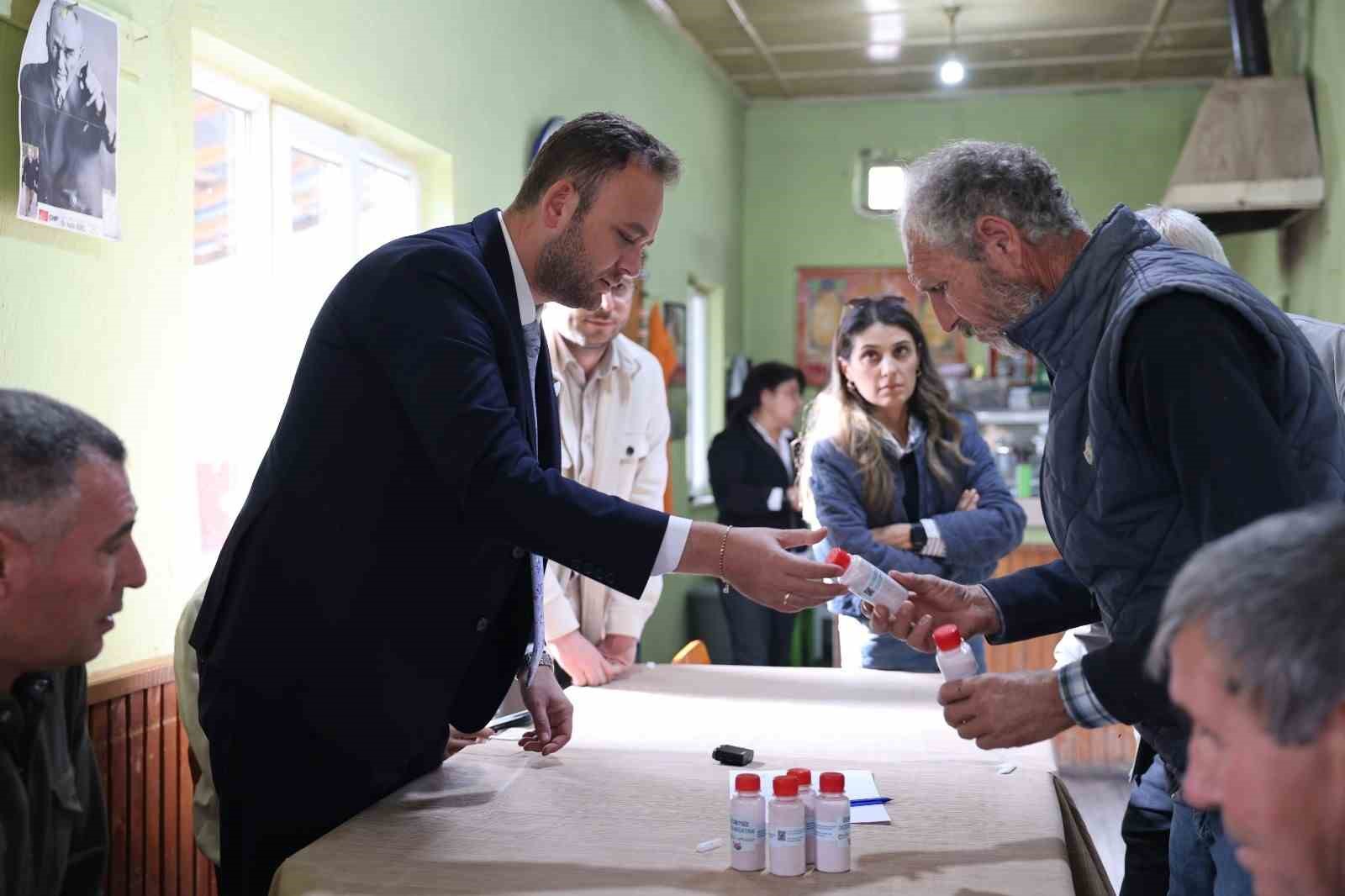 Çivril Belediyesi şap hastalığına karşı çiftçinin yanında
