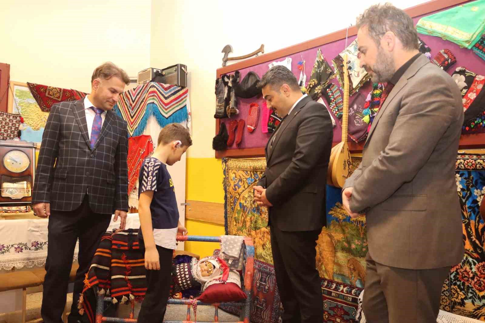 İlkokul öğrencileri Türk kültürünü tanıttı