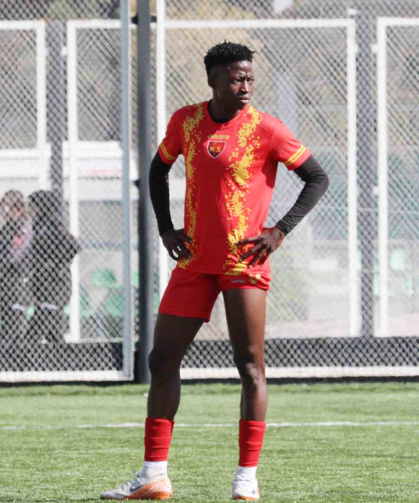 Kafayat Atoke Başhıru, 3 maçta 9 gol attı