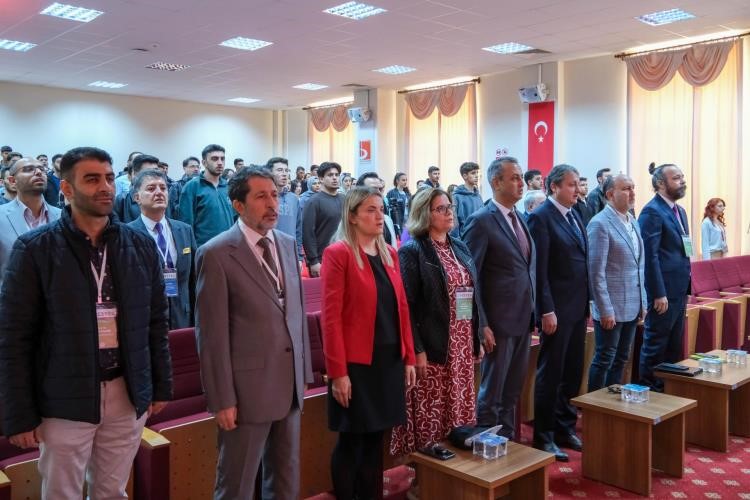 Sanayiden yeşil dönüşe: BŞEÜ’de sürdürülebilirlik zirvesi
