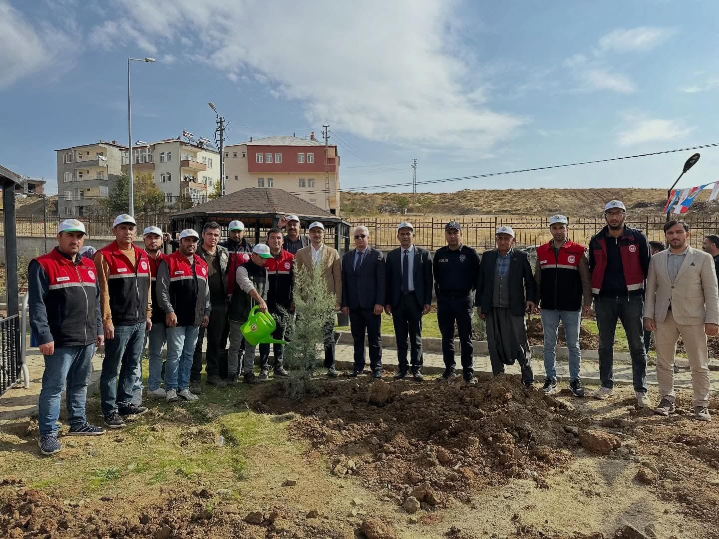 Sincik’te fidanlar toprakla buluştu