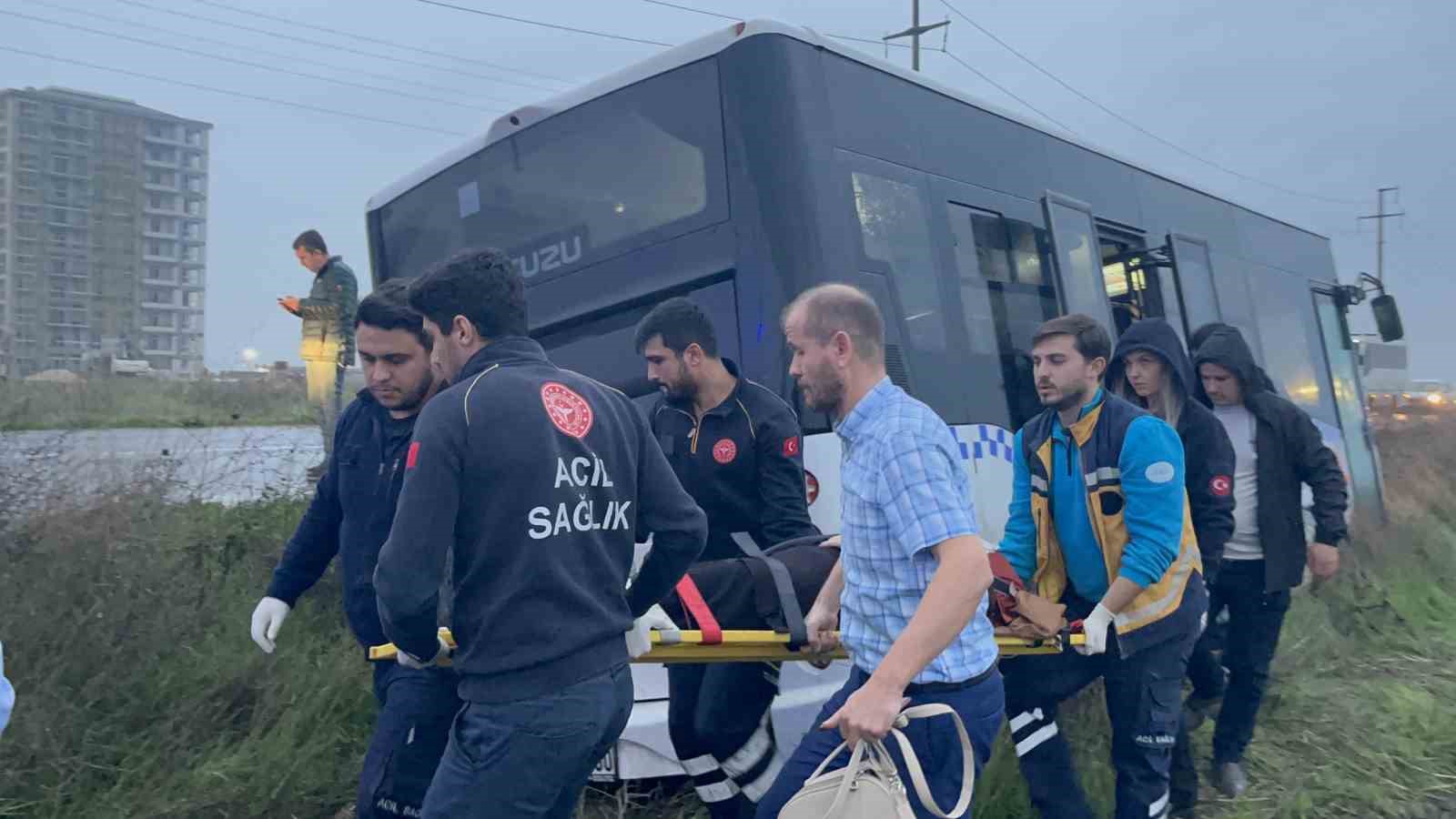 Tekirdağ’da belediye halk otobüsü tarlaya girdi: 2 yaralı