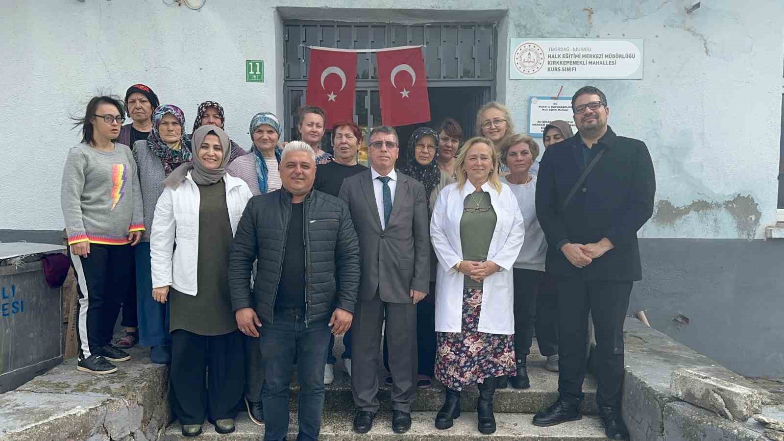 Kırkkepenekli&rsquo;de kadınlar dikişle &uuml;retime katılıyor
