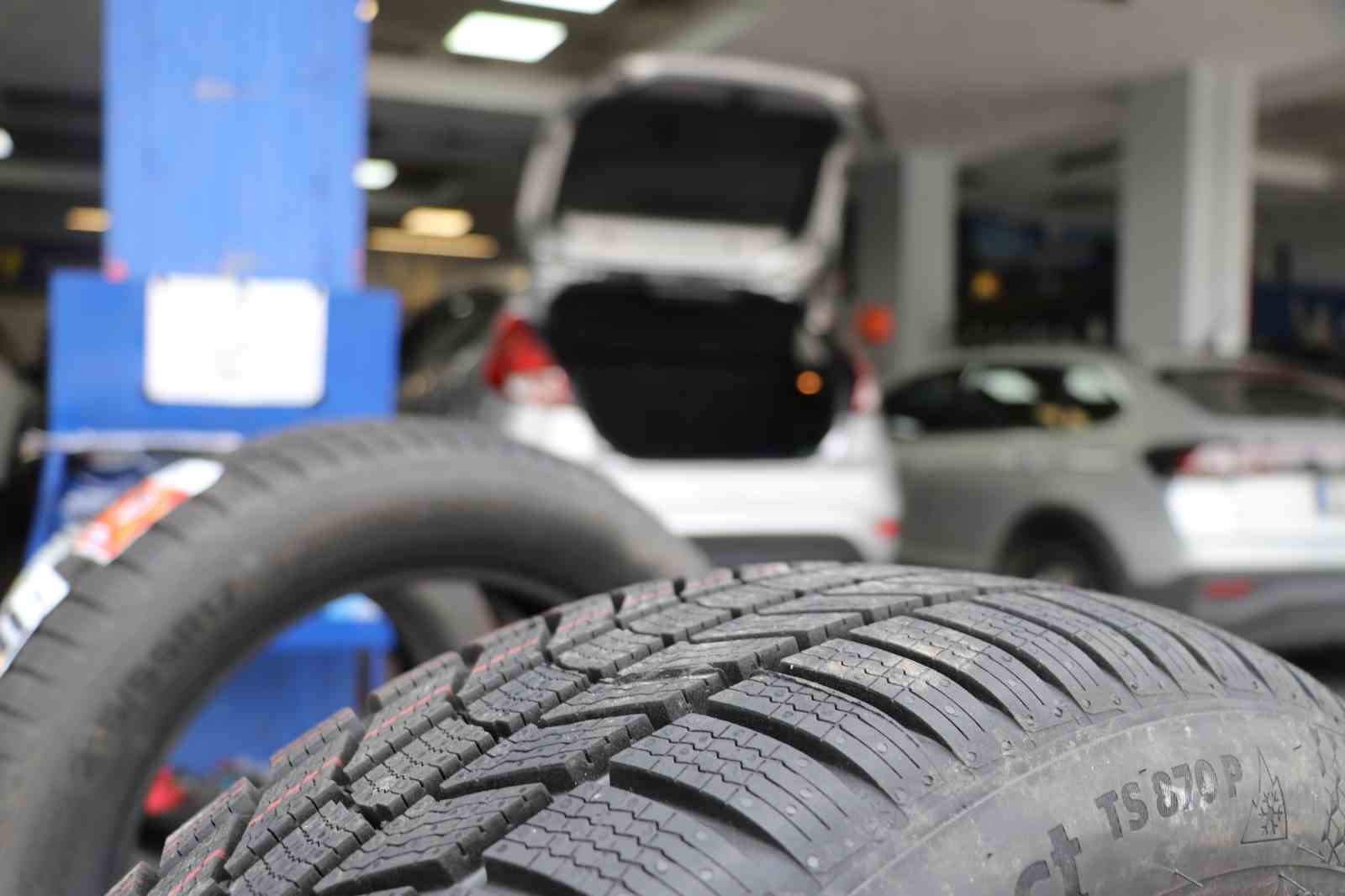 Araç sahiplerine uyarı geldi: "Yazlık lastikler, 7 derecenin altında tehlike oluşturuyor"
