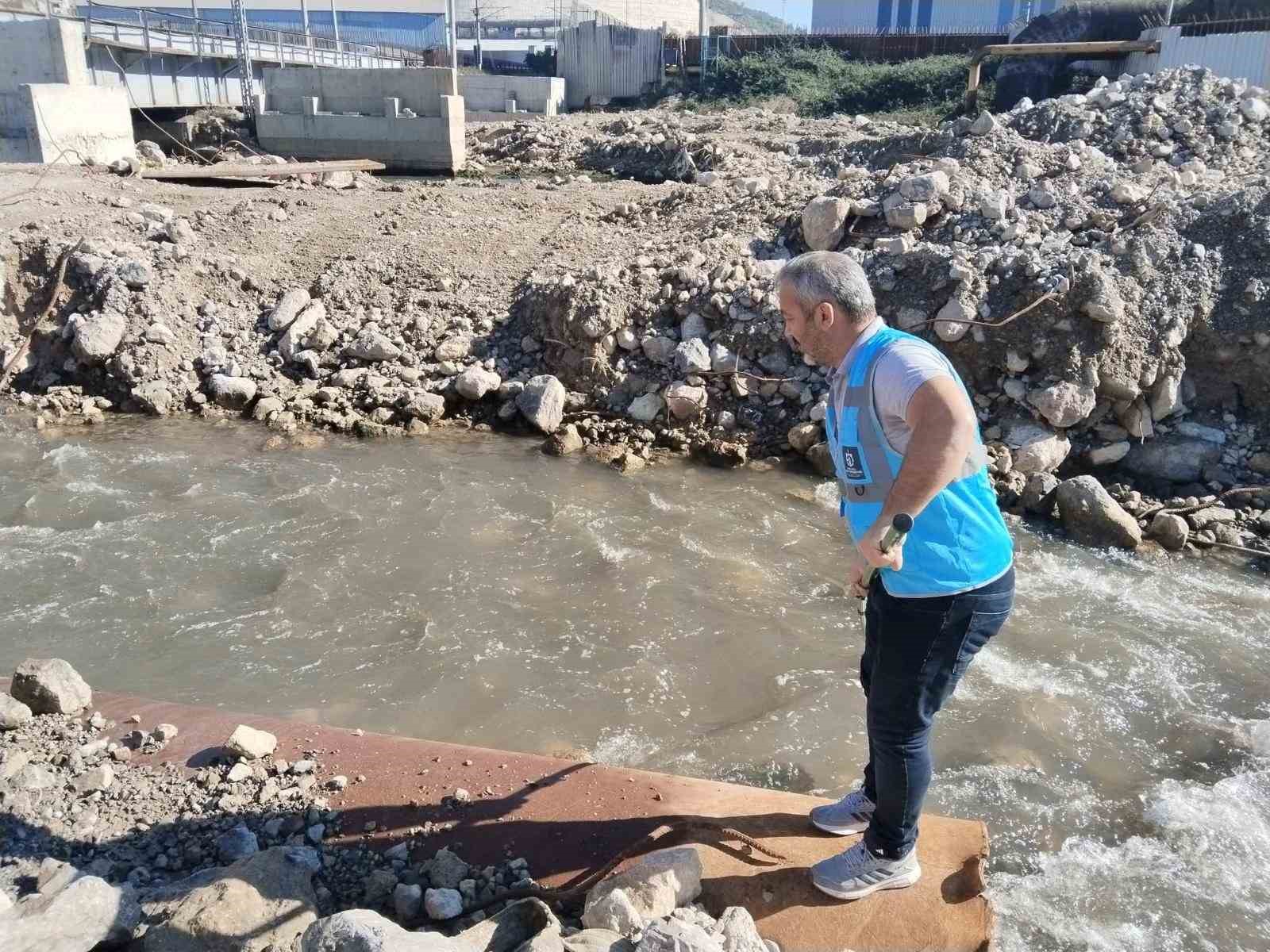 İzmit Körfezi’ne dökülen 12 dere sürekli denetleniyor
