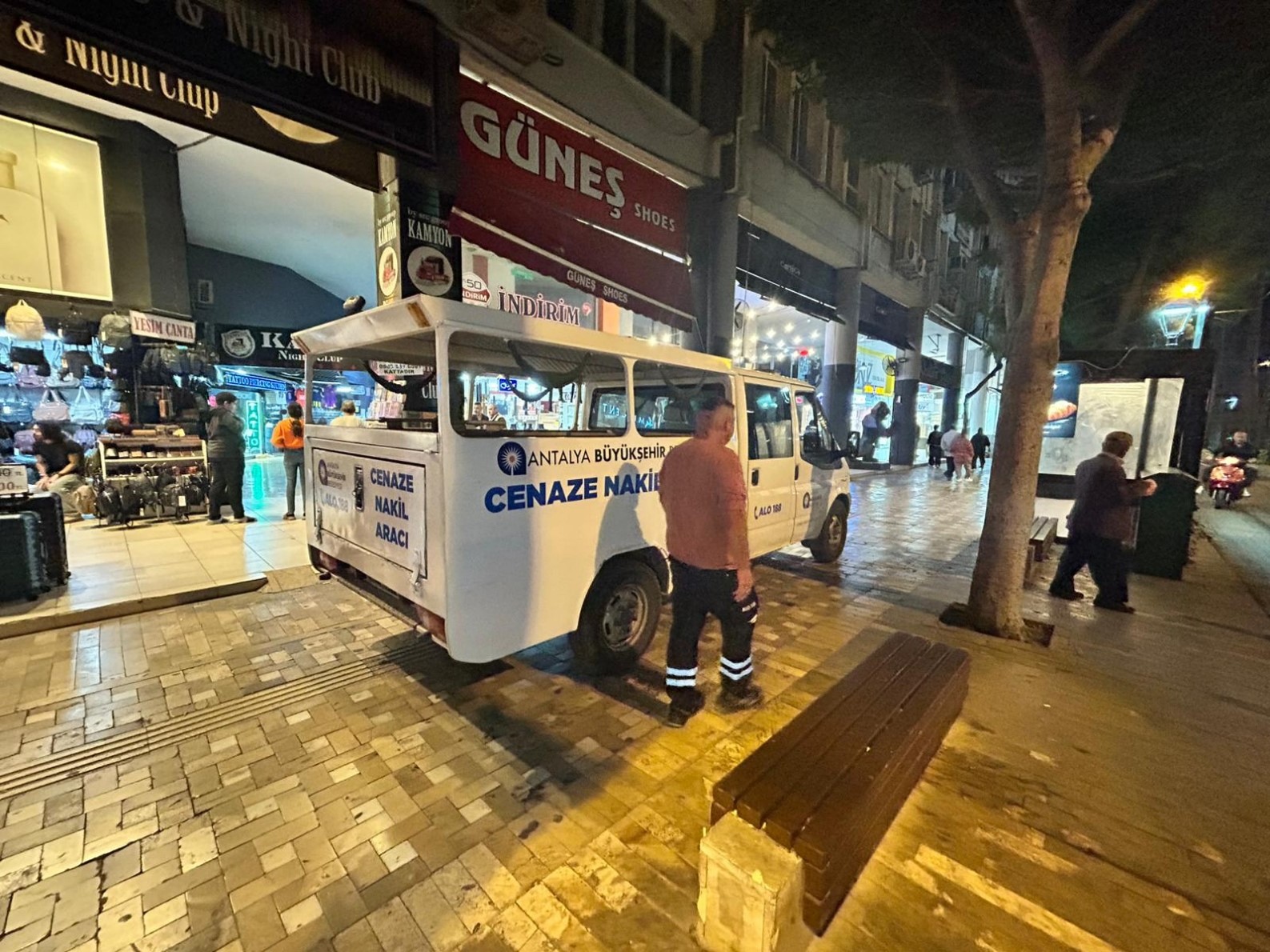 Binaya yayılan ağır koku ihbarıyla ortaya çıktı: Dairede ölü bulundu