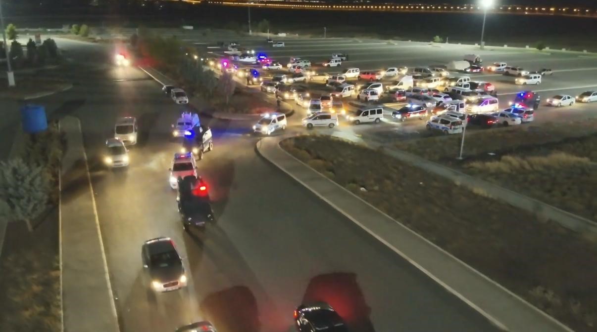 Diyarbakır’da "Markaj" operasyonu: Hesaplarında 2 milyar 743 milyon lira para hacmi olan şüphelilerden 25’i tutuklandı